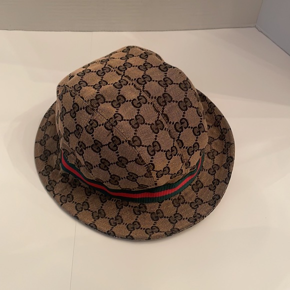 Autnentic Gucci unisex bucket hat 1990’s. Excellent condition. Statement piece. main image 7